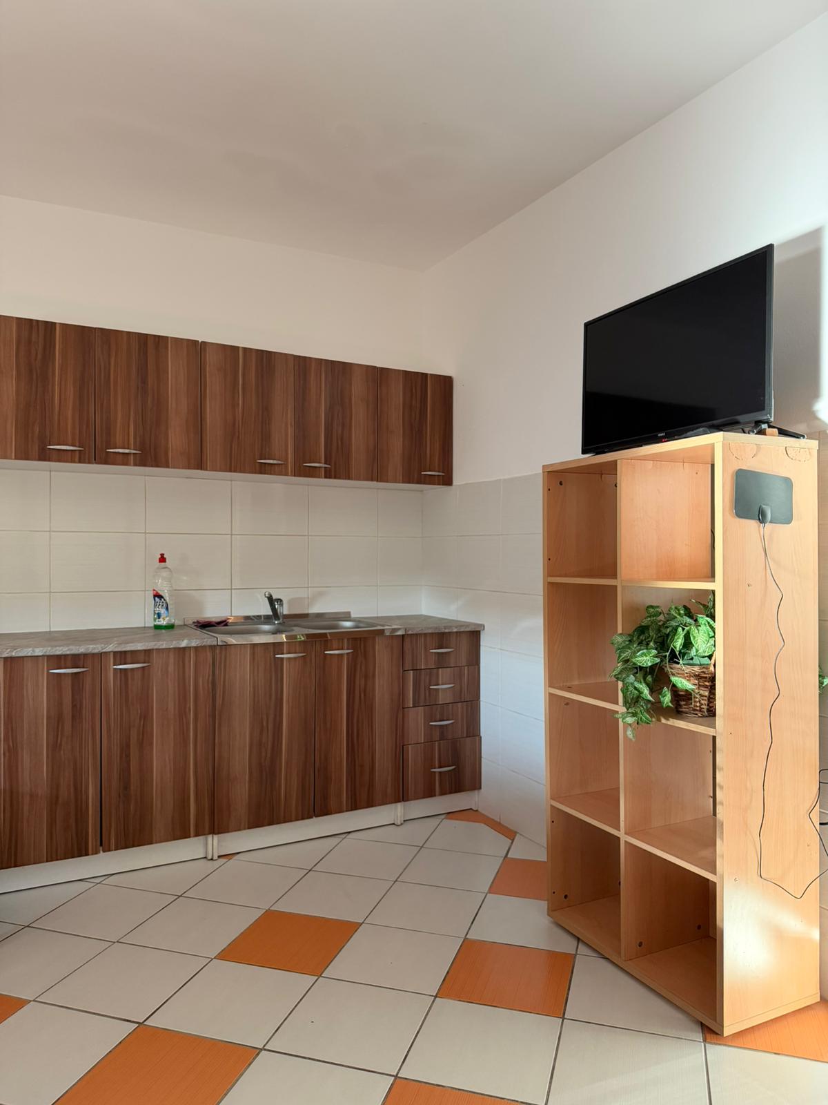 Soba sa krevetima i gredama 2